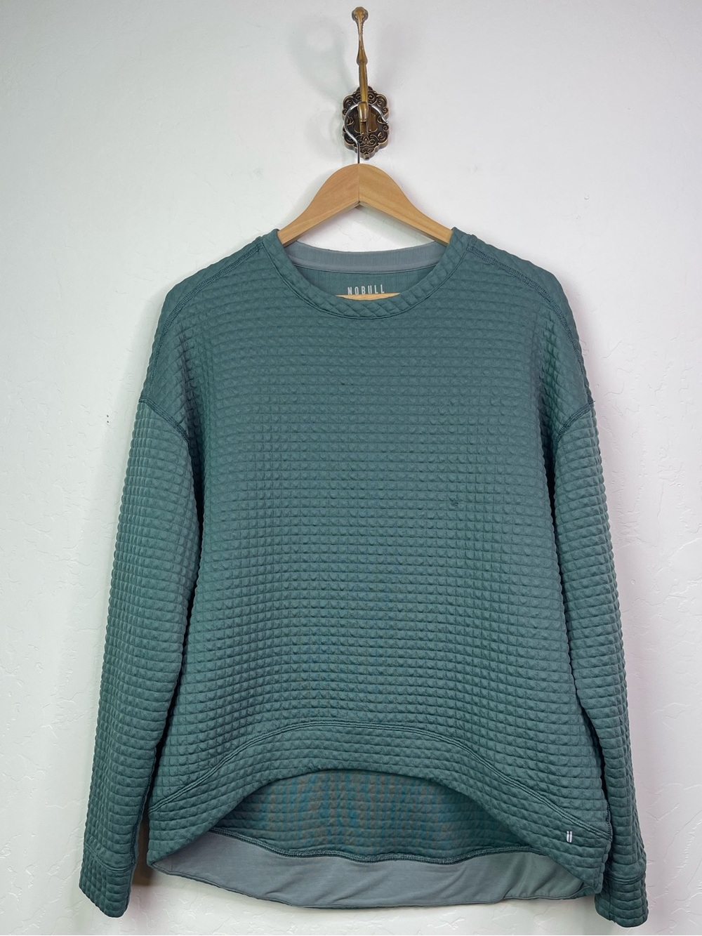 NOBULL Women’s Oversized Quilted High-Low Crewneck Pullover Sweatshirt Sz Large